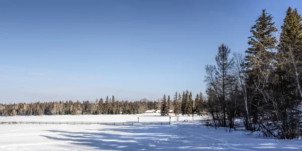 Lago en invierno —  Fotos de Stock