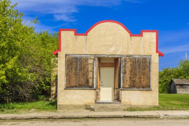 Terk edilmiş rustik mağaza