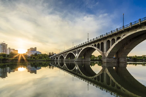 Caldo Tramonto Estivo Sulla Città Saskatoon Situato Nel Canada Centrale — Foto Stock