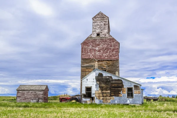 Elevador de grano abandonado — Foto de Stock