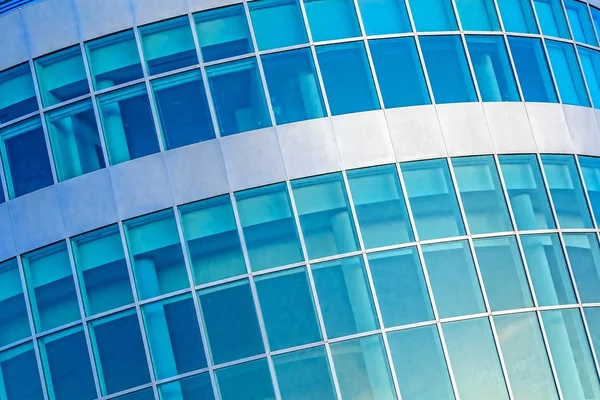 Edificio Vidrio Moderno Con Vidrio Azul Reflectante —  Fotos de Stock