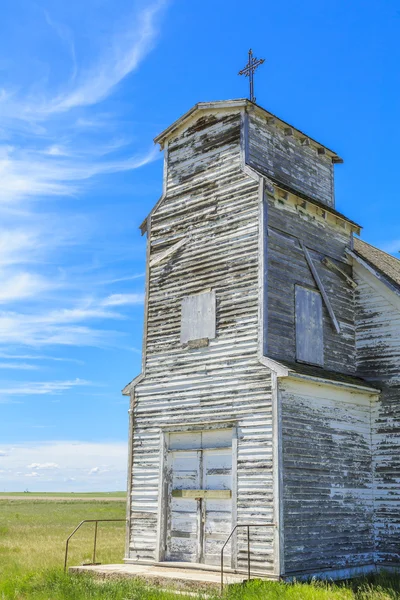 Une Vieille Église Blanche Abandonnée Avec Bois Altéré Peinture Blanche — Photo