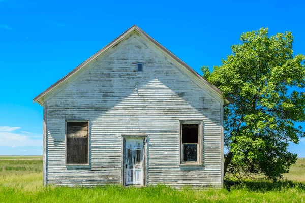 Une Ancienne Ferme Abandonnée Avec Bois Altéré Peinture — Photo