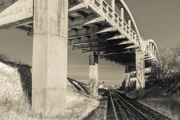 Concrete Bridge Railroad Tracks Sunny Winter Day — Stock Photo, Image