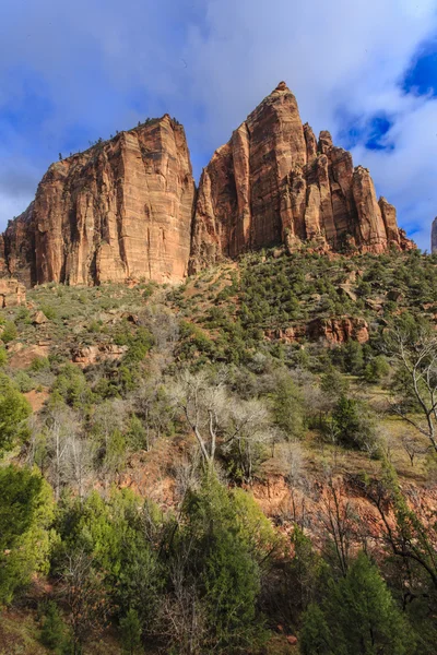 Majestätiska berg av Zion National Park — Stockfoto