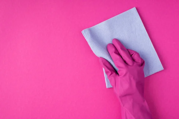 Ovanifrån Foto Handen Rosa Handske Med Pastell Blå Viskos Trasa — Stockfoto