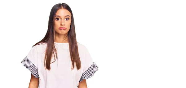 Gündelik Giysiler Giyen Genç Spanyol Kadın Depresyonda Endişe Içinde Kızgın — Stok fotoğraf