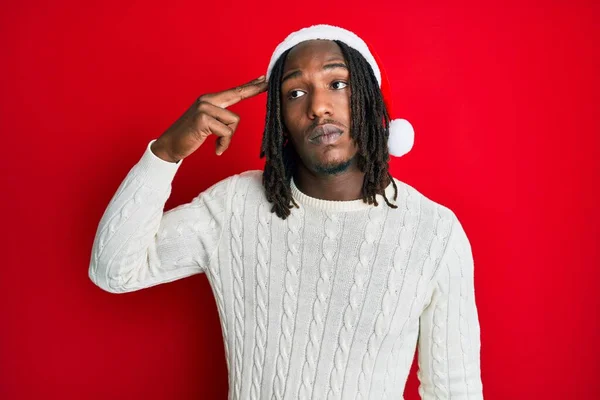 Homem Afro Americano Com Tranças Usando Chapéu Natal Atirando Matando — Fotografia de Stock