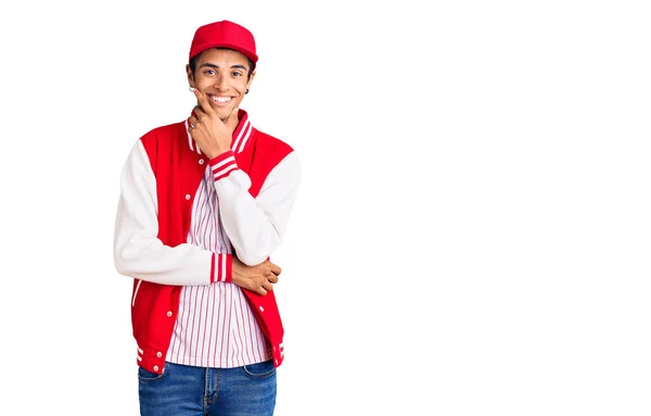 Joven Hombre Amerciano Africano Con Uniforme Béisbol Mirando Confiado Cámara —  Fotos de Stock