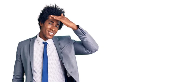 Bonito Homem Americano Africano Com Cabelo Afro Vestindo Jaqueta Negócios — Fotografia de Stock