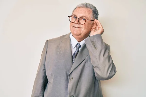 Homme Âgé Aux Cheveux Gris Portant Costume Affaires Souriant Avec — Photo