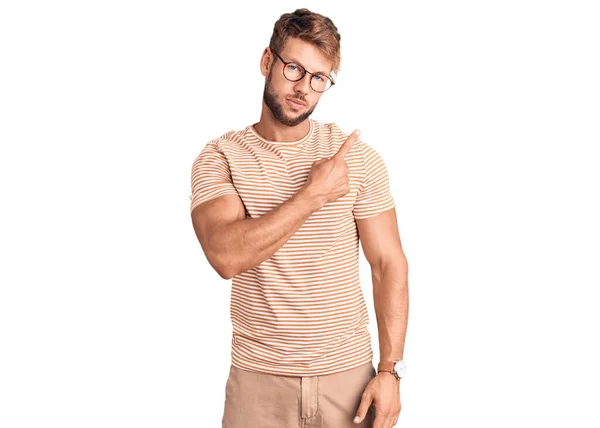 Young Caucasian Man Wearing Casual Clothes Glasses Pointing Hand Finger — Stock Photo, Image