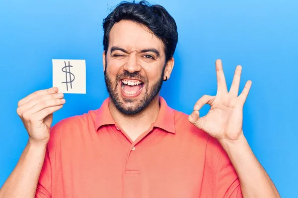 Giovane Uomo Ispanico Possesso Dollaro Simbolo Promemoria Carta Facendo Segno — Foto Stock