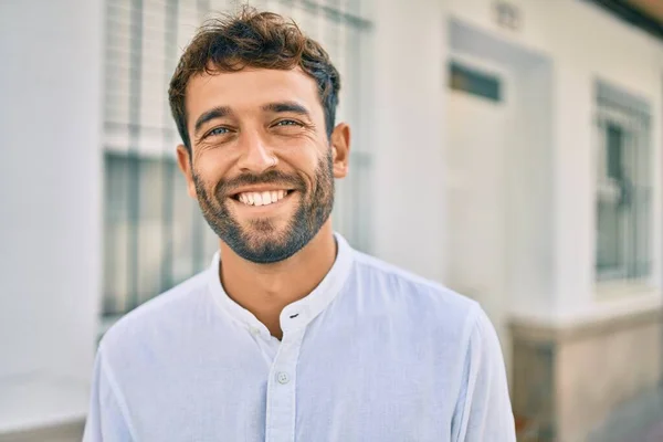 Handsome Man Beard Wearing Casual White Shirt Sunny Day Smiling — Stock Photo, Image