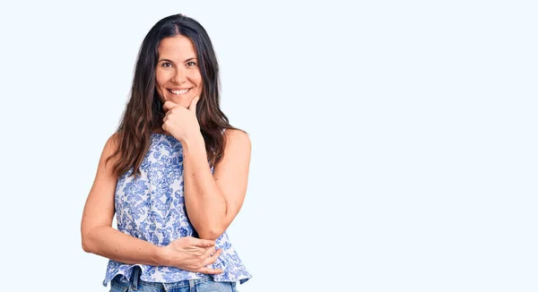 Young Beautiful Brunette Woman Wearing Casual Shirt Looking Confident Camera — Stock Photo, Image