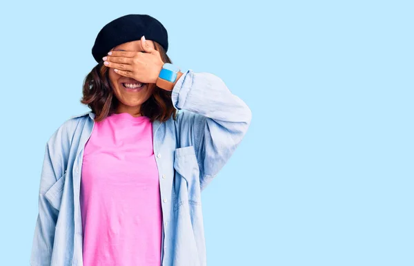 Young Beautiful Mixed Race Woman Wearing French Look Beret Smiling — Stock Photo, Image