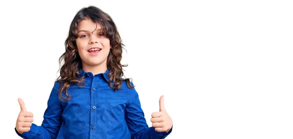 Enfant Mignon Aux Cheveux Longs Portant Des Vêtements Décontractés Signe — Photo