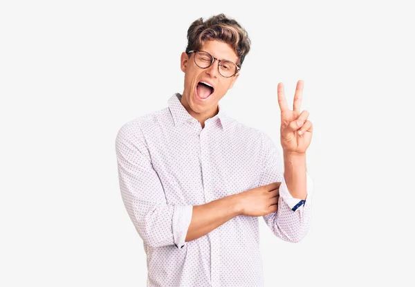 Jeune Homme Beau Portant Des Vêtements Travail Des Lunettes Souriant — Photo