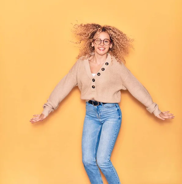 Young Beautiful Curly Girl Wearing Casual Clothes Glasses Smiling Happy — Stock Photo, Image