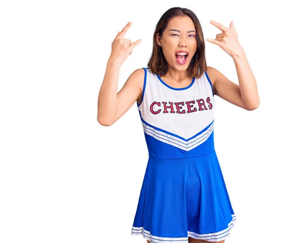 Young Beautiful Chinese Girl Wearing Cheerleader Uniform Shouting Crazy Expression — Stock Photo, Image