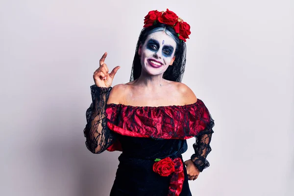 Young Woman Wearing Mexican Day Dead Makeup Smiling Confident Gesturing — Stock Photo, Image