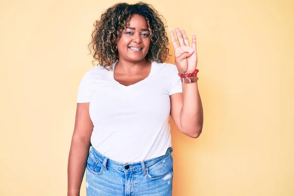 Jeune Afro Américaine Taille Femme Portant Shirt Blanc Décontracté Montrant — Photo