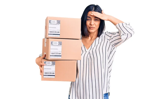 Young Beautiful Latin Woman Holding Delivery Package Stressed Frustrated Hand — Stock Photo, Image