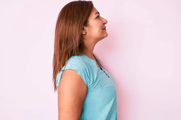 Middle Age Brunette Hispanic Woman Wearing Casual Clothes Looking Side — Stock Photo, Image