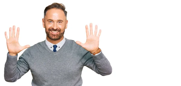Schöner Mann Mittleren Alters Businesskleidung Zeigt Mit Finger Nummer Zehn — Stockfoto