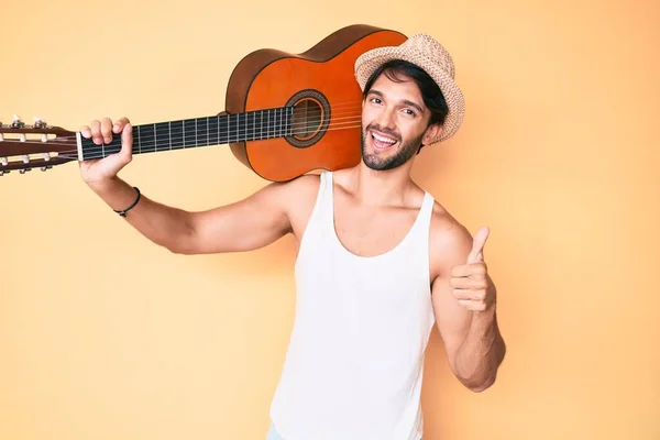 Schöner Hispanischer Mann Mit Klassischer Gitarre Der Glücklich Und Positiv — Stockfoto