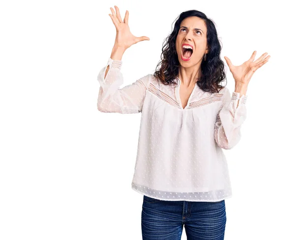 Young Beautiful Hispanic Woman Wearing Casual Clothes Crazy Mad Shouting — Stock Photo, Image