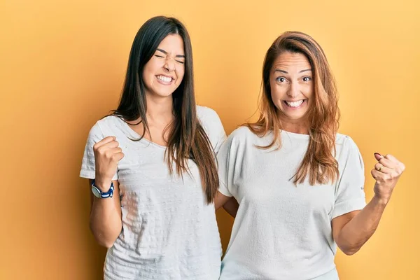 Hispanic Family Mother Daughter Wearing Casual White Tshirt Very Happy — Stock Photo, Image