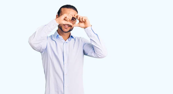 Giovane Bell Uomo Che Indossa Abiti Lavoro Forma Cuore Con — Foto Stock