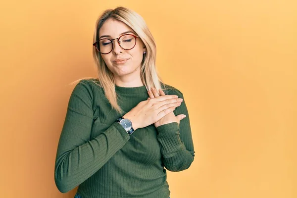 Young Caucasian Woman Wearing Casual Clothes Glasses Smiling Hands Chest — Stock Photo, Image