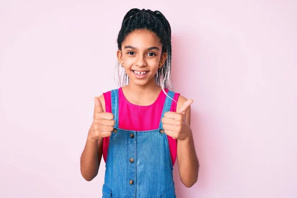 Joven Niña Afroamericana Con Trenzas Que Usan Ropa Casual Sobre — Foto de Stock