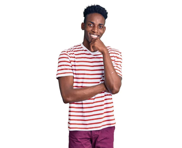 Young African American Man Wearing Casual Clothes Looking Confident Camera — Stock Photo, Image