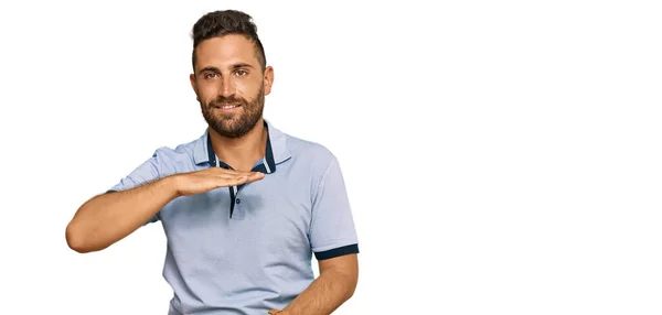 Bell Uomo Con Barba Che Indossa Abiti Casual Gesticolando Con — Foto Stock