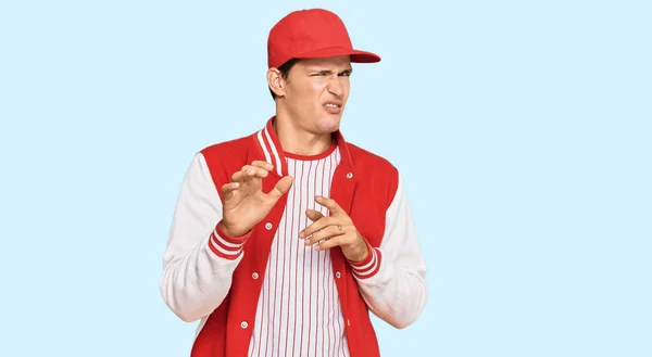 Hombre Caucásico Guapo Con Uniforme Béisbol Expresión Repugnante Disgustado Temeroso — Foto de Stock