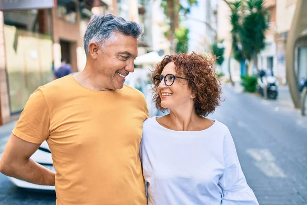Middle Age Couple Smiling Happy Standing Street City — Stock Photo, Image
