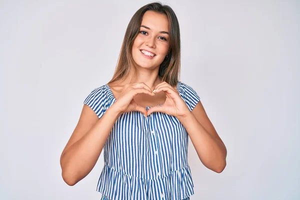 Hermosa Mujer Caucásica Con Camisa Rayas Casuales Sonriendo Amor Haciendo — Foto de Stock