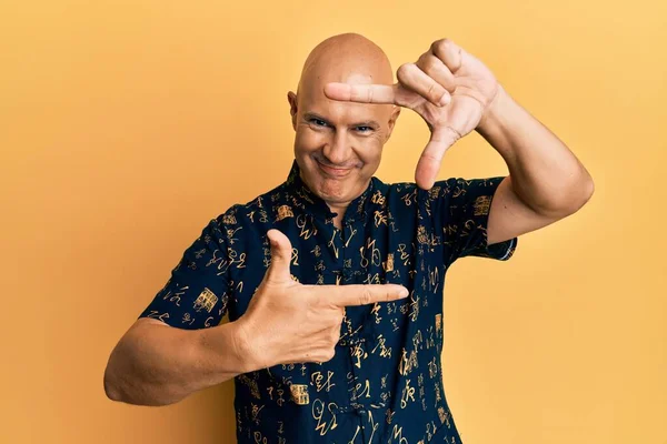 Middle Age Bald Man Wearing Casual Clothes Smiling Making Frame — Stock Photo, Image