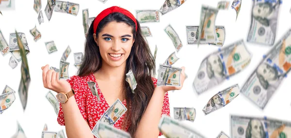 Menina Adolescente Morena Usando Vestido Verão Fazendo Gesto Dinheiro Com — Fotografia de Stock