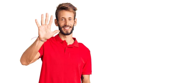 Hombre Guapo Rubio Con Barba Usando Ropa Casual Mostrando Apuntando — Foto de Stock