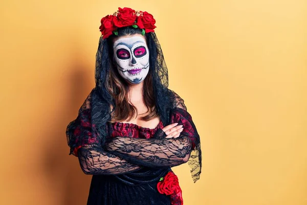 Mujer Joven Vistiendo Día Del Disfraz Muerto Sobre Cara Feliz — Foto de Stock
