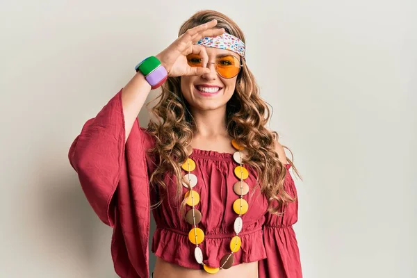 Junge Blonde Mädchen Tragen Boheme Und Hippie Stil Lächelnd Glücklich — Stockfoto