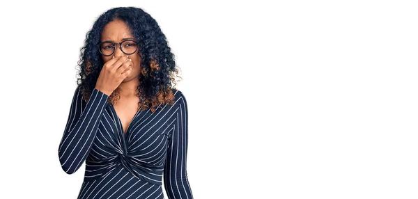 Young African American Woman Wearing Casual Clothes Glasses Smelling Something — Stock Photo, Image