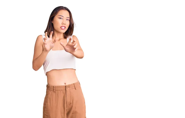 Junge Schöne Chinesische Mädchen Lässiger Kleidung Angewidert Ausdruck Unzufrieden Und — Stockfoto
