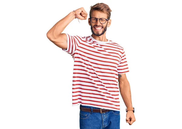 Bello Uomo Biondo Con Barba Che Indossa Abiti Casual Occhiali — Foto Stock