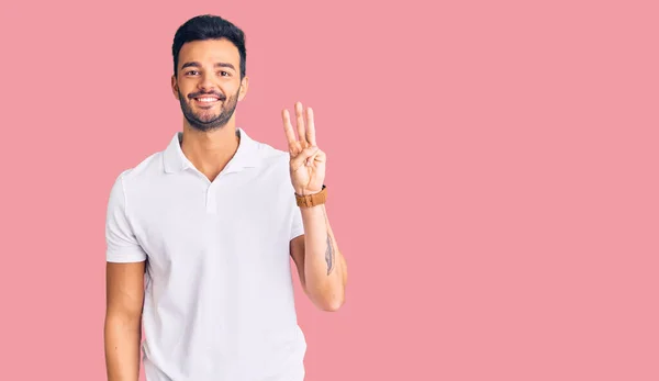 Junger Schöner Hispanischer Mann Lässiger Kleidung Der Mit Finger Nummer — Stockfoto