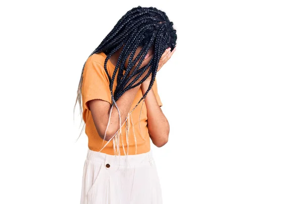 Roztomilé Africké Americká Dívka Sobě Ležérní Oblečení Smutným Výrazem Zakrývající — Stock fotografie